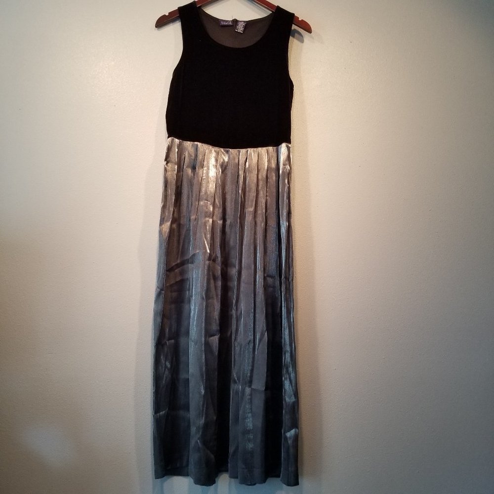 Hillard & Hanson Silver Velvet Pleated Dress